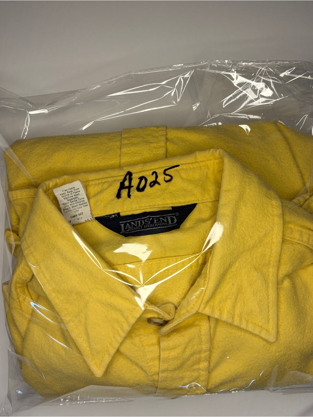 Vintage Lands' End Men's Bright Yellow Button-Down Shirt with Chest Pockets - Picture 11 of 11